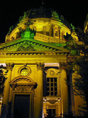 Berliner Dom bei Nacht