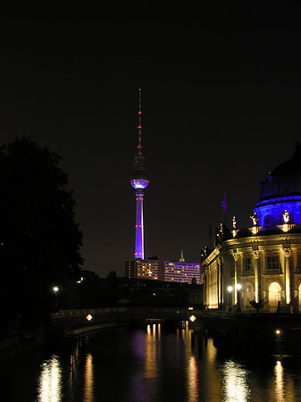 Foto Bodemuseum und Fernsehturm