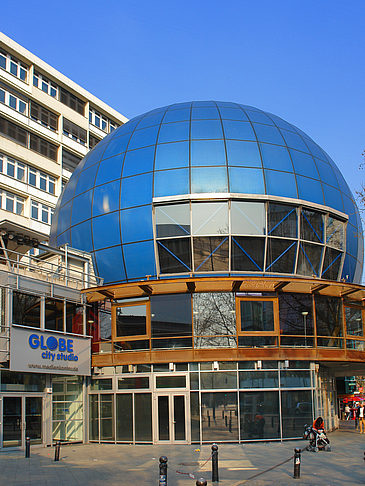Globe Studio Fotos