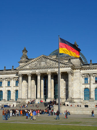Touristen am Reichstag Fotos