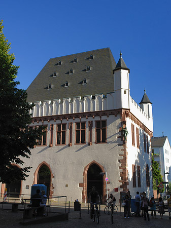 Leinwandhaus mit Straße Fotos