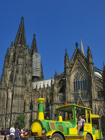 Fotos Bimmelbahn fährt zum Kölner Dom | Köln