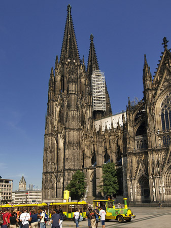 Fotos Bimmelbahn fährt zum Kölner Dom | Köln