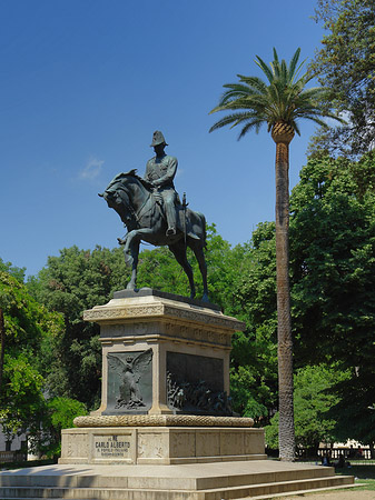 Statue von Carlo Alberto Fotos