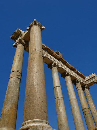 Foto Rostra mit blauem Himmel - Rom