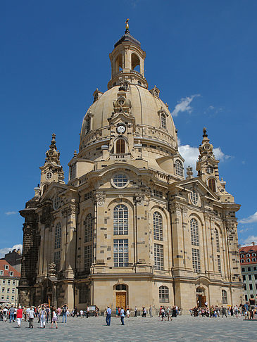 Frauenkirche und Lutherdenkmal Foto 