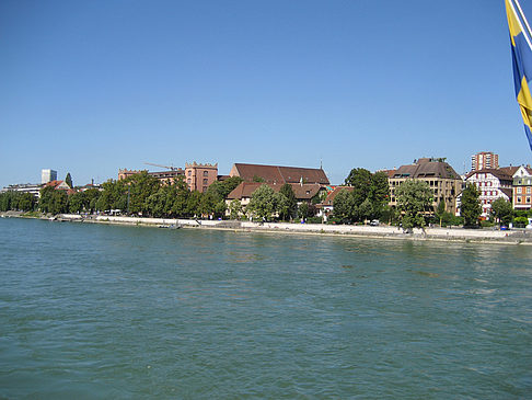 Foto Blick über Wasser - Basel