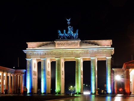 Brandenburger Tor bei Nacht Fotos