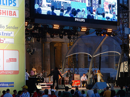 Fanfest bei Nacht Fotos