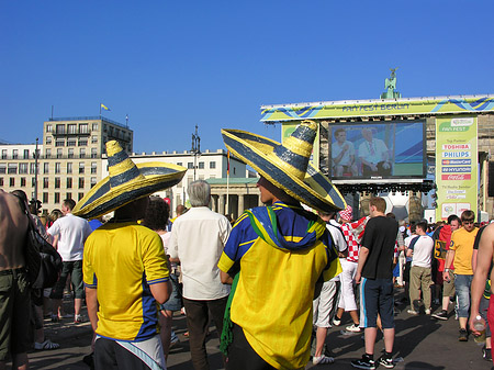Fans am Brandenburger Tor