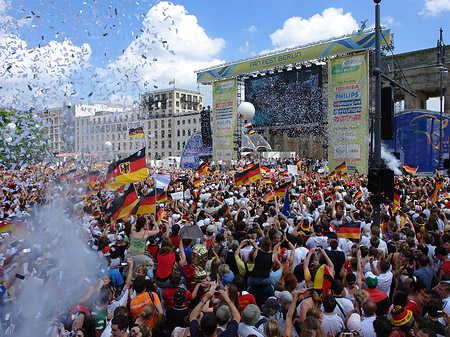 Foto Konfetti Parade - Nationalmannschaft - Berlin