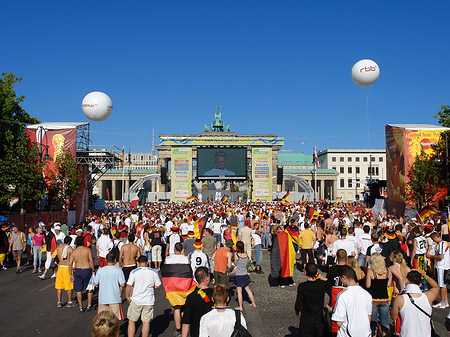 Leinwand und Fans Fotos