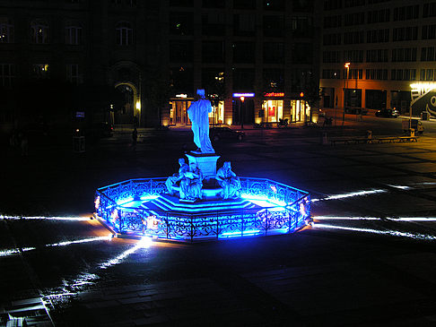 Schillerbrunnen Foto 