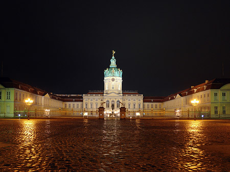 Foto Eingang zum Schloss Charlottenburg - Berlin
