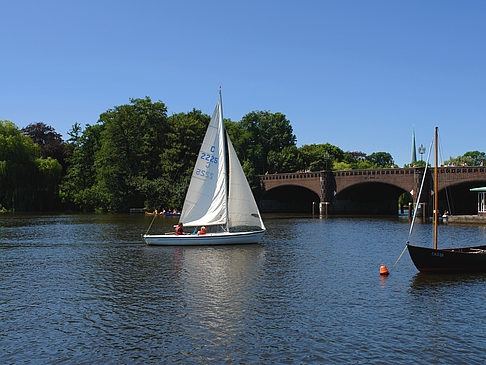 Foto Segelboote auf der Außenalster - Hamburg