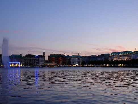 Fotos Fontäne auf der Binnenalster | Hamburg