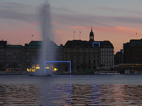 Foto Fontäne auf der Binnenalster - Hamburg
