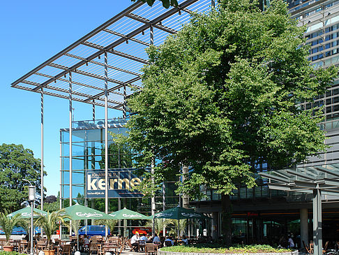 Foto Ernst and Young - Straßencafe - Hamburg
