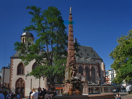 Fotos Liebfrauenkirche mit Liebfrauenbrunnen | Frankfurt am Main