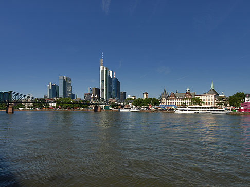 Blick über den Main Fotos