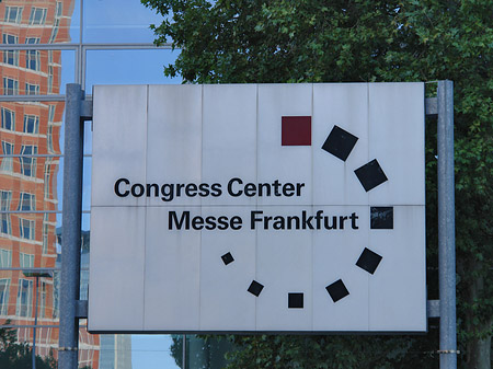 Schild vor dem Maritimhotel