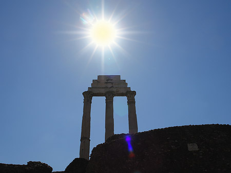 Dioskurentempel mit Sonne Foto 