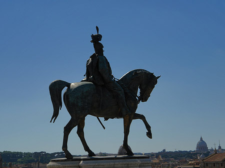 Fotos Bronzestatue von Victor Emmanuel