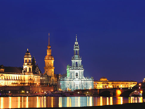 Hofkirche bei Nacht Foto 
