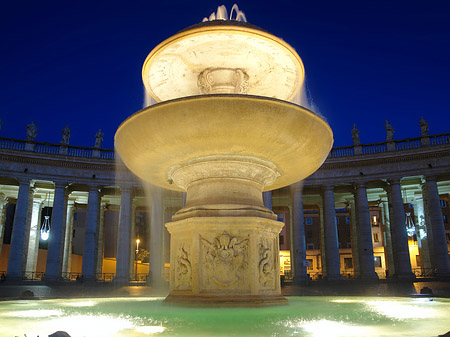 Foto Brunnen auf dem Petersplatz
