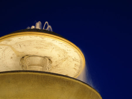 Foto Brunnen auf dem Petersplatz - 